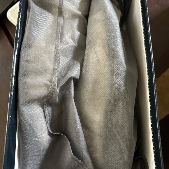 White dress shoes worn once - Picture 2 of 3